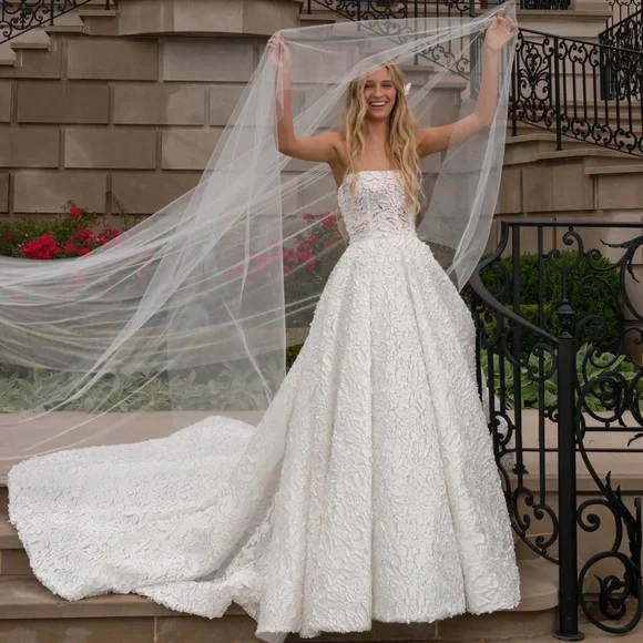 Wedding Dress Reem Acra Wonderland Size